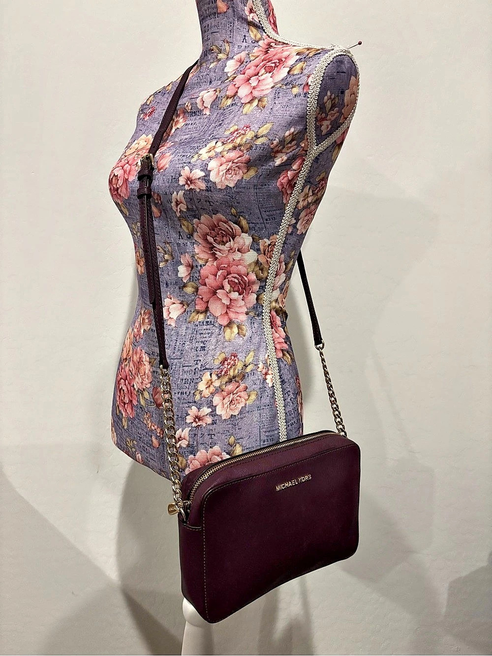 Michael Kors Jet Set Large Saffiano Leather Crossbody Bag in Purple